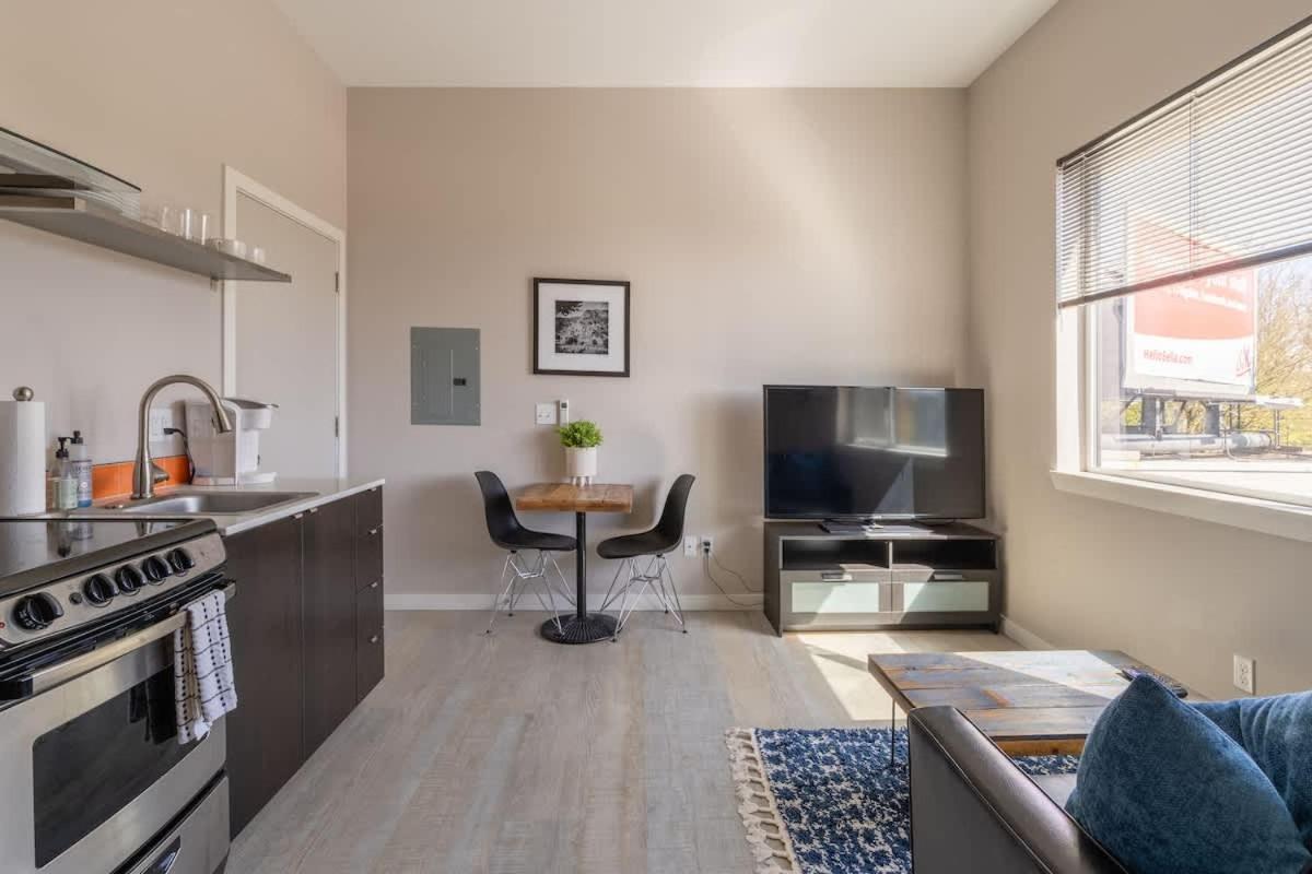 Sunny Studio Apartment - Food Carts, Coffee & Bars Portland Eksteriør bilde